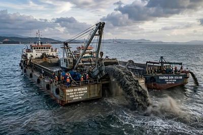 Hơn 1,23 triệu m³ 'vật chất nạo vét' được phép nhận chìm xuống vùng biển Bắc Gianh