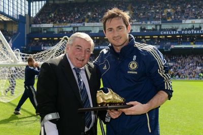 Huyền thoại Chelsea qua đời