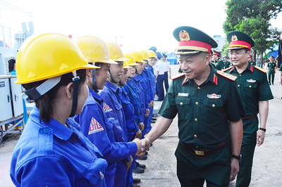 Thượng tướng Lê Quang Minh: Nhà máy Z173 tích cực chuyển đổi số, ứng dụng công nghệ thông tin và trí tuệ nhân tạo trong thực hiện các nhiệm vụ