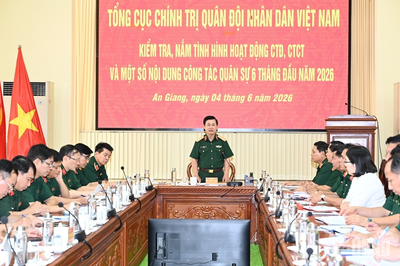 Thượng tướng Đỗ Xuân Tụng kiểm tra, nắm tình hình một số đơn vị tại Phú Quốc