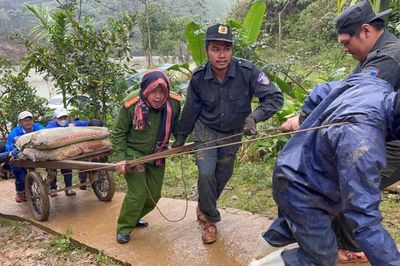 Bài cuối: Đất nước là quê hương