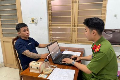 Phát hiện ma túy cùng nhiều dụng cụ sử dụng ma túy trong nhà dân