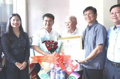 Lãnh đạo TPHCM thăm, chúc thọ người cao tuổi tiêu biểu
