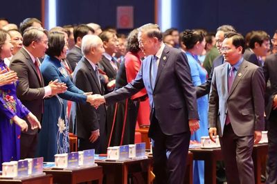 Xây dựng giai cấp công nhân Việt Nam hiện đại, lớn mạnh, xứng đáng là lực lượng tiên phong