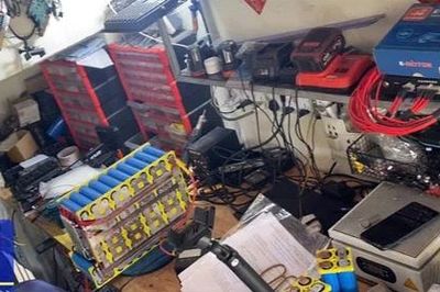Độ, chế pin xe máy điện nở rộ trên mạng xã hội: Hiểm họa cháy nổ rình rập