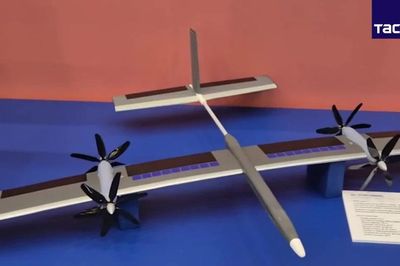 UAV có thể bay 40 ngày liên tục xuất hiện tại diễn đàn lớn