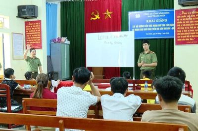 Lớp học cuối tuần của những người thầy đặc biệt