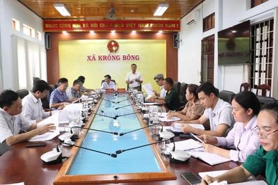 Khi chính quyền cấp xã trở thành 'điểm tựa' cho mùa thi