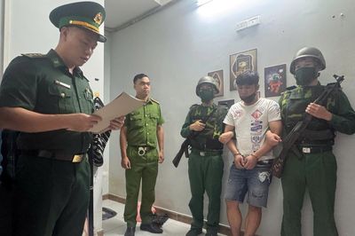 Bắt đối tượng tàng trữ trái phép chất ma túy