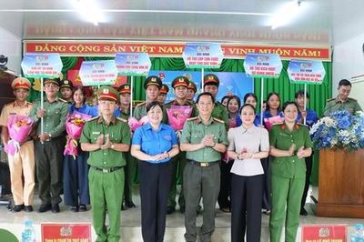 Ra quân 'Chiến dịch mùa hè số cùng VNeID, hướng dẫn công dân số