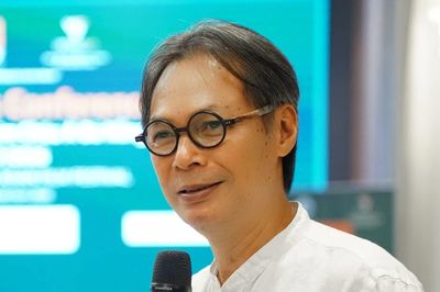 'Anh Hùng' của Thái Hòa cạnh tranh phim 700 tỷ đồng của đạo diễn Đặng Thái Huyền