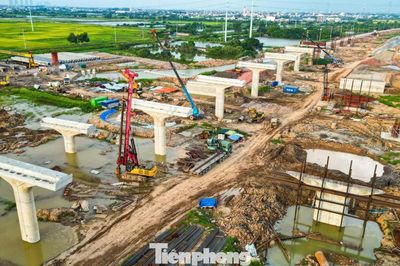 Cầu Mễ Sở và cầu cạn Vành đai 4 dần lộ diện sau nhiều tháng thi công