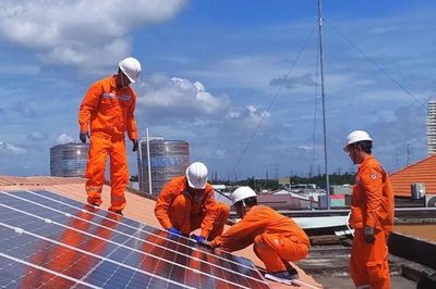 Sở Xây dựng TPHCM lên tiếng việc người dân kêu bị 'làm khó' khi lắp điện mặt trời