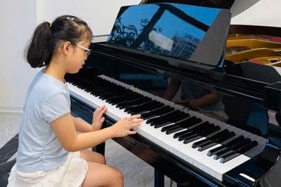 Cha mẹ chi bao nhiêu tiền cho một kỳ nghỉ hè của con?