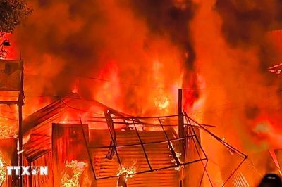 Indonesia: Cháy tại khu dân cư ở thủ đô thiêu rụi 30 nhà, ảnh hưởng 240 cư dân