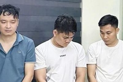Phát hiện 3 đối tượng bán hơn 1000 chiếc điện thoại giả