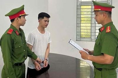 Bắt quản lý kiêm thu ngân chiếm đoạt gần 900 triệu đồng của quán ăn