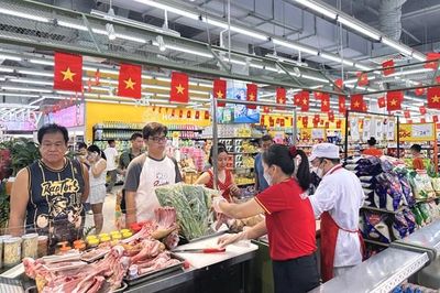 Tiêu dùng nội địa khởi sắc, doanh thu bán lẻ tăng hơn 11%