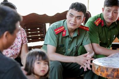 Công an xã Mường Lát giữ bình yên nơi biên cương