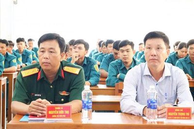 Chợ Mới khai giảng lớp huấn luyện lực lượng dân quân tại chỗ năm 2026