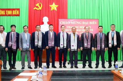 Phó Chủ tịch Thường trực UBND tỉnh An Giang Nguyễn Thanh Phong tiếp các đoàn đại biểu Campuchia, Lào và Hội Khmer - Việt Nam