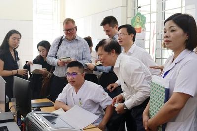 Bắc Ninh trao đổi kinh nghiệm với công ty công nghệ y tế Vương quốc Anh về triển khai hồ sơ bệnh án điện tử