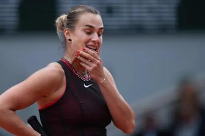 Sabalenka muốn giải nghệ sau thảm bại khó tin tại tứ kết Roland Garros 2026