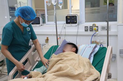 Cấp cứu 2 ca ngộ độc hóa chất