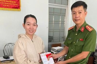 Thanh niên nhặt được vàng trả lại người đánh mất