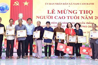 Xã Nam Cam Ranh tổ chức mừng thọ cho 202 người cao tuổi