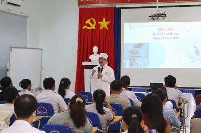 Tập huấn an toàn sinh học cho 100 cán bộ y tế