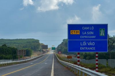 Mở rộng cao tốc Cam Lộ - La Sơn: Bộ Xây dựng siết tiến độ dự án 6.500 tỷ đồng