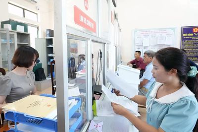 Đẩy mạnh chuyển đổi số, xây dựng chính quyền điện tử