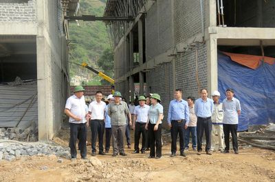 Phó Chủ tịch UBND tỉnh Hoàng Gia Long kiểm tra tiến độ các dự án đầu tư công khẩn cấp tại xã Pà Vầy Sủ
