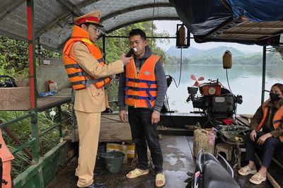 Tuyên Quang: Siết chặt bảo đảm an toàn giao thông đường thủy mùa mưa lũ