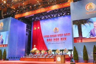 Tổng Bí thư, Chủ tịch nước Tô Lâm: Công đoàn không thể mạnh nếu xa công nhân