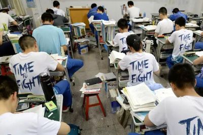 Phía sau những kỳ thi tốt nghiệp THPT căng thẳng nhất châu Á
