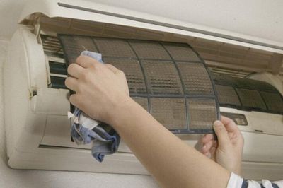 Vì sao điều hòa có mùi lạ khó chịu khi bật 26 độ C?