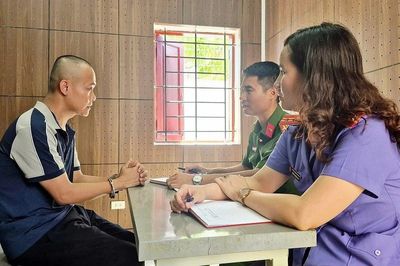 Lập công ty ở nước ngoài tuyển nhân viên để lừa đảo