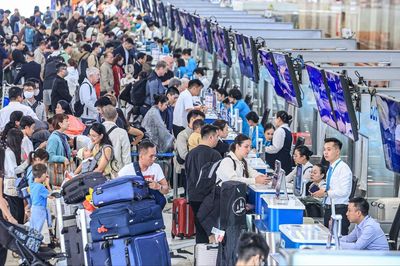 Lượng khách quốc tế đến Việt Nam bằng hàng không chiếm 82,3%