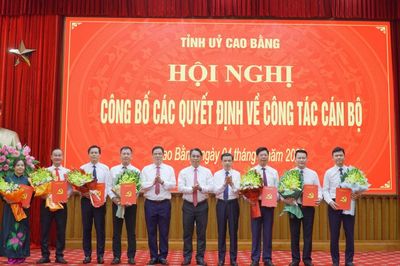 Tỉnh ủy công bố các quyết định về công tác cán bộ