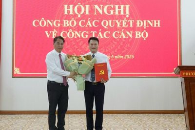 Công bố quyết định của Ban Thường vụ Tỉnh ủy về công tác cán bộ tại phường Tân Giang