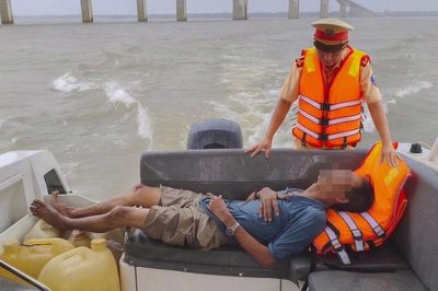 Nam thanh niên gieo mình xuống sông Cổ Chiên giữa mưa giông và màn giải cứu như phim hành động