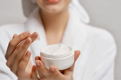 Mẹo chọn kem dưỡng ẩm để da hấp thụ tối đa dưỡng chất, không lo bí hay nổi mụn