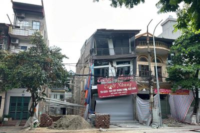 Đào móng công trình khiến nhà bên nứt toác, nguy cơ sập đổ: Ai phải bồi thường?