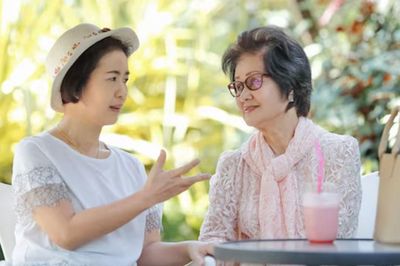 Tôi có lương hưu, em họ không có đồng nào nhưng người an nhàn lại là em ấy