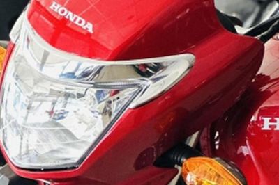 Huyền thoại xe máy Honda giá 25 triệu đồng thiết kế vượt tầm, nâng cấp trang bị, rẻ hiếm thấy