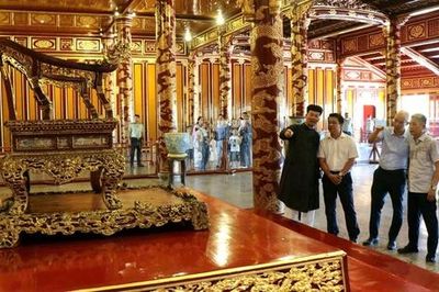 Hình ảnh mới nhất về ngai vua triều Nguyễn sau thời gian phục chế do bị phá hoại