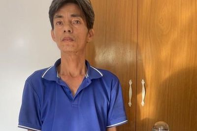 Kiểm tra taxi, phát hiện bình rượu ngâm rắn hổ mang chúa