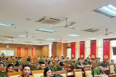 Tập huấn nghiệp vụ liên quan đến khai báo tạm trú cho người nước ngoài